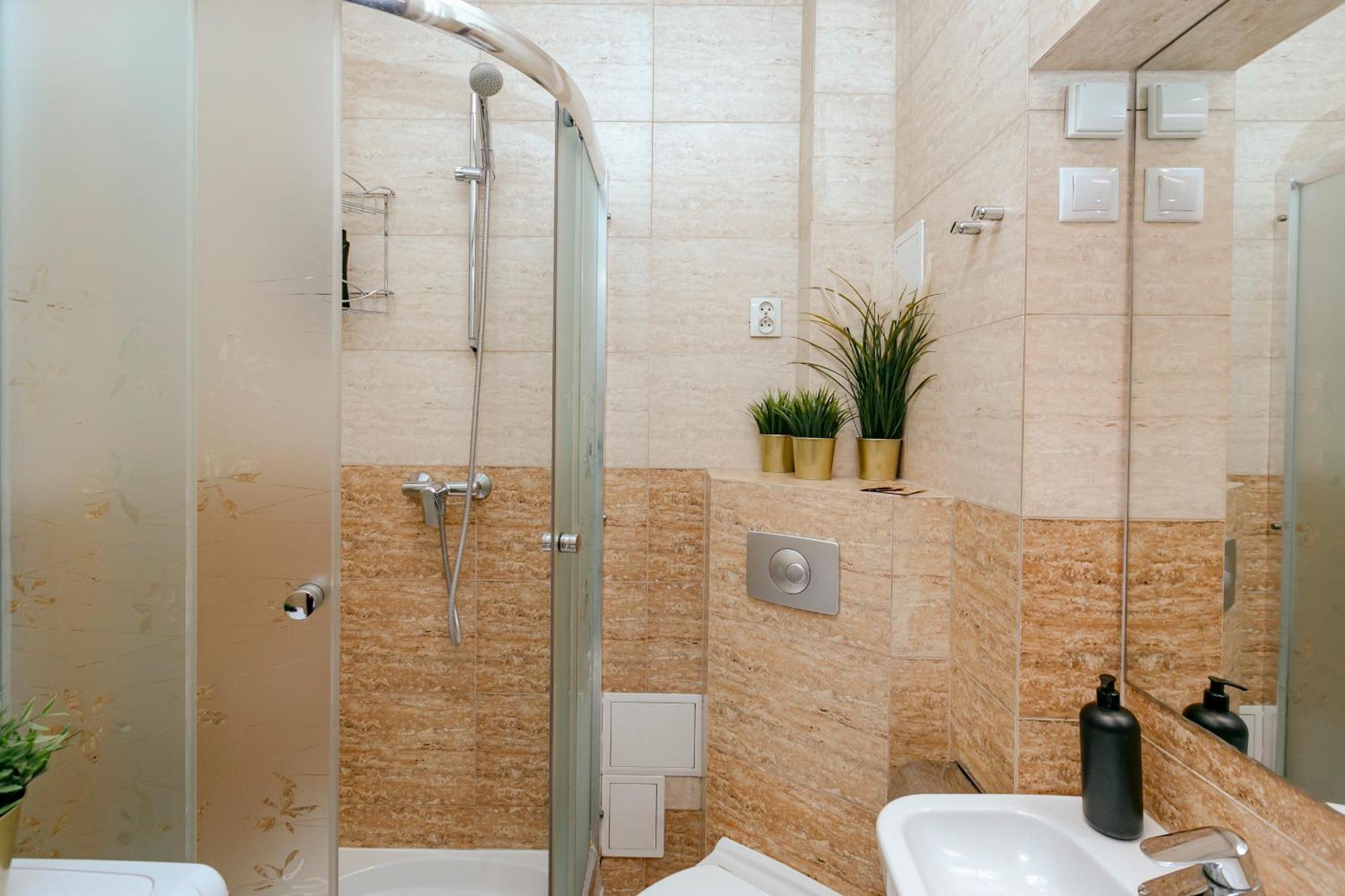 Plac Konstytucji 6 Orange - Apartament Dla 4 Osob - Bezplatny Parking - Free Parking - Piekny Widok Na Panorame Warszawy Warsawa Bagian luar foto